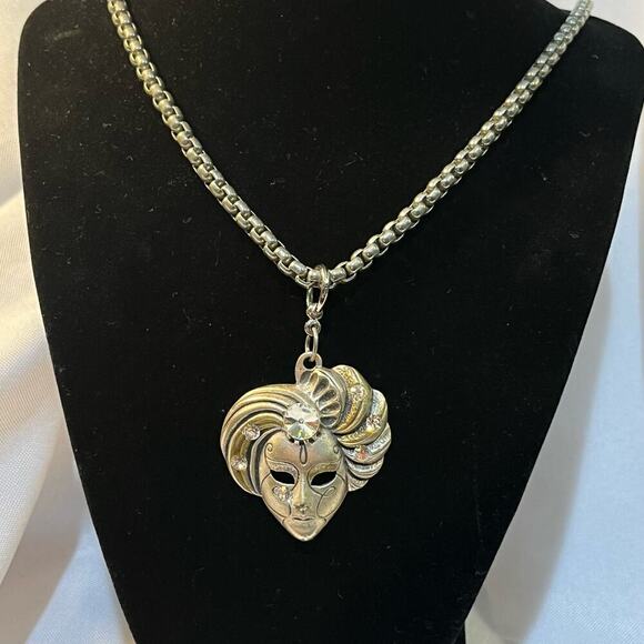 Vintage Mardi Gras Rhinestone Mask Pendant Necklace - Picture 5 of 5